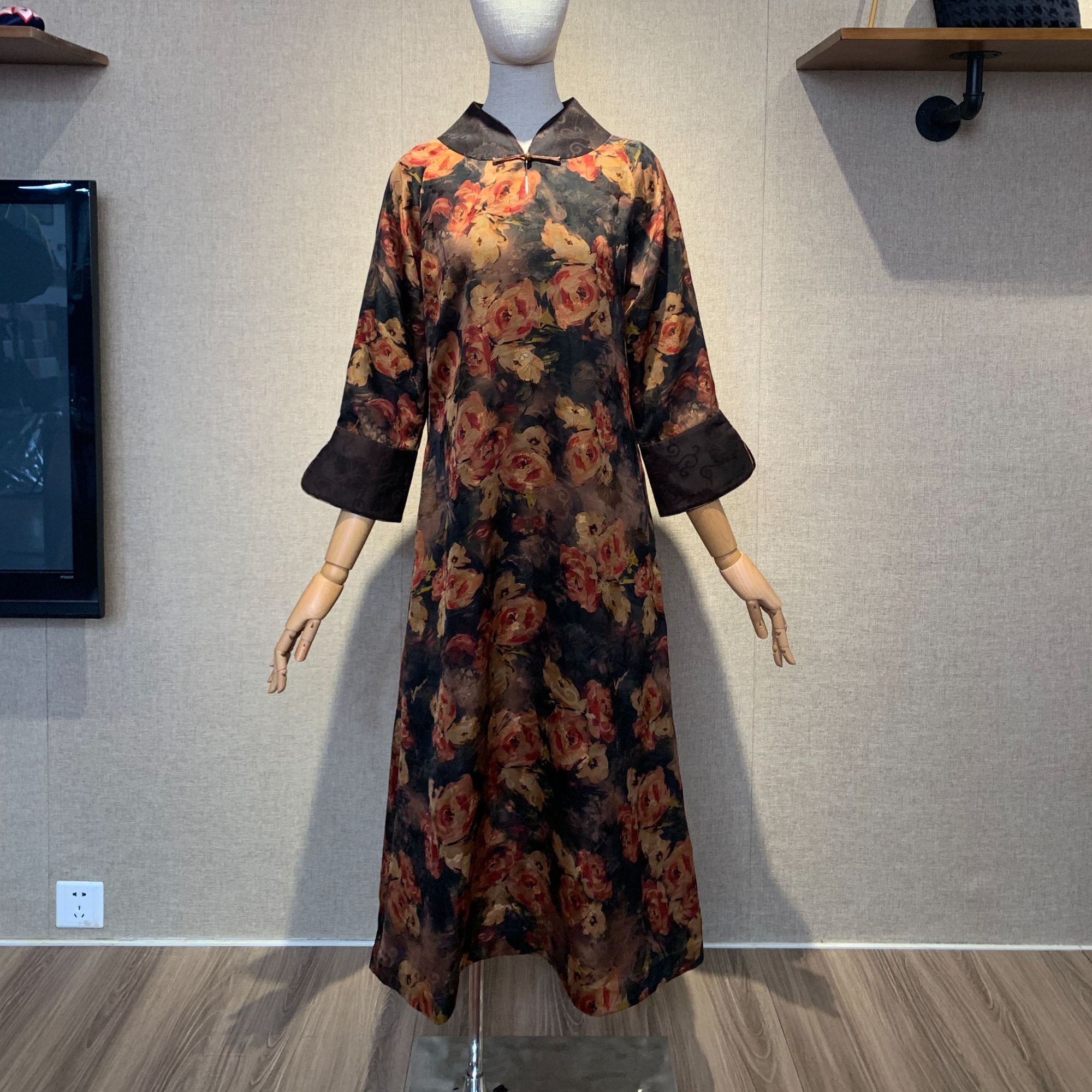 如意领夹牙边拼色领袖宽边长袖袍裙（非成衣、仅制作定金）