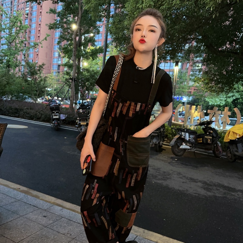 【伊冉幕】港风复古时尚印花宽松牛仔背带裤大口袋阔腿哈伦裤2277