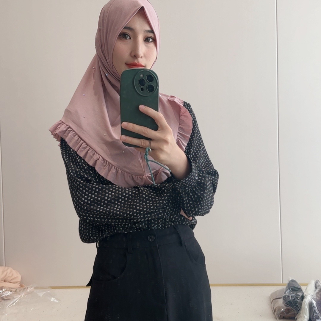 星淘沙花边时尚烫钻头巾