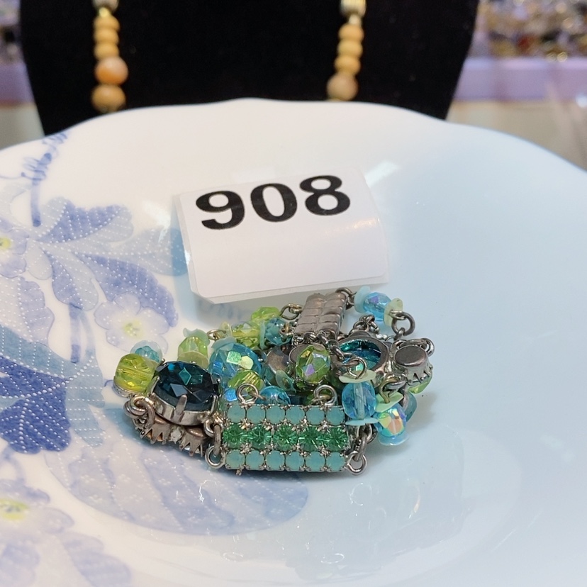 【闪购商品】琉璃颈饰金*