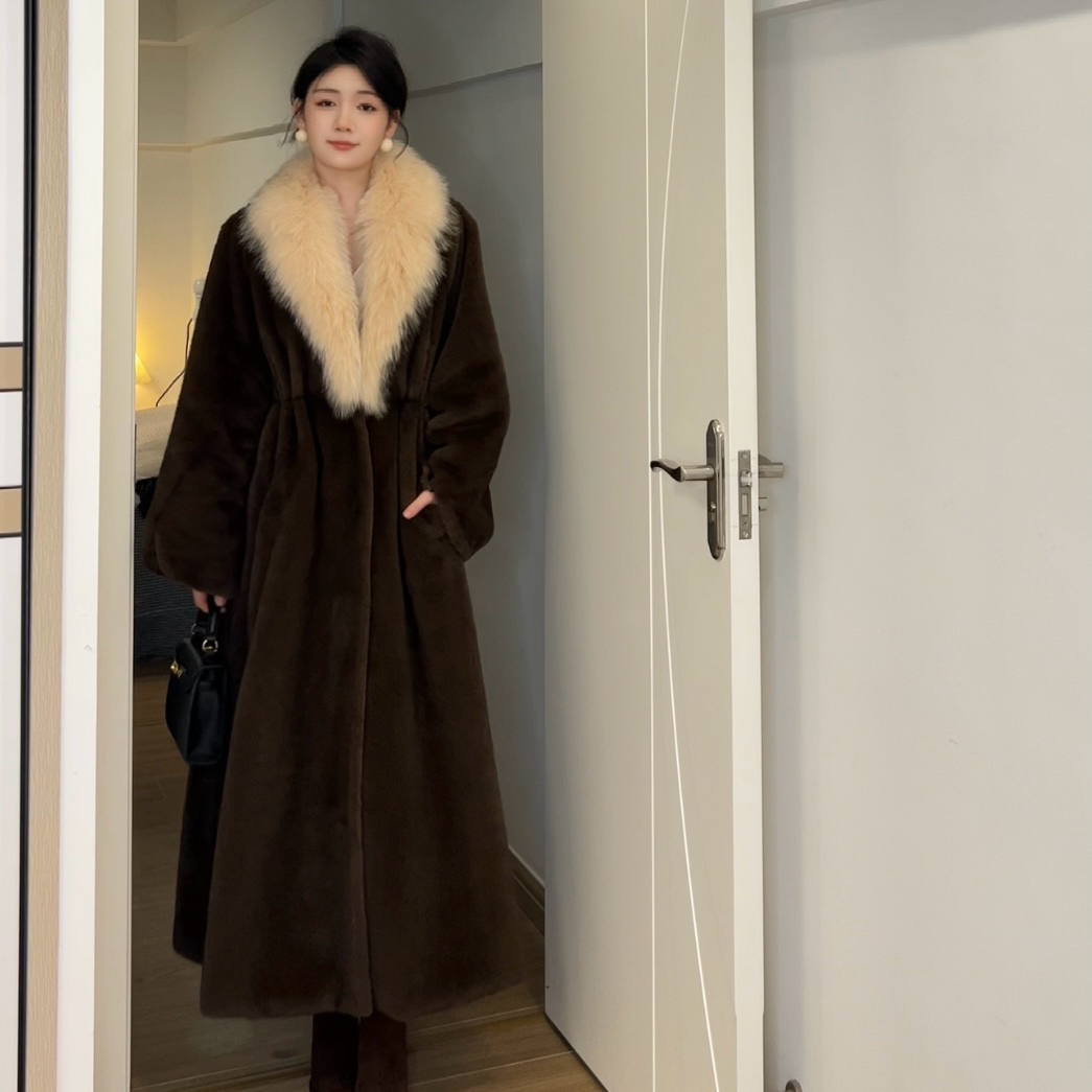 【孙小桔】【雪冬妲己】冬款休闲设计师款中长款狐狸毛领外套24DK2215