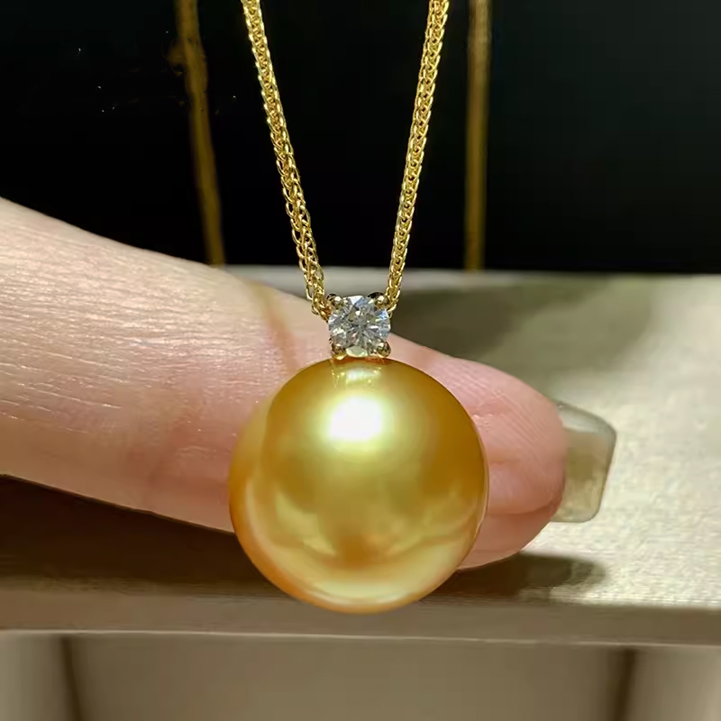 王妃款南洋金珠海水珍珠吊坠浓金18K金钻石正圆无瑕强光多样性