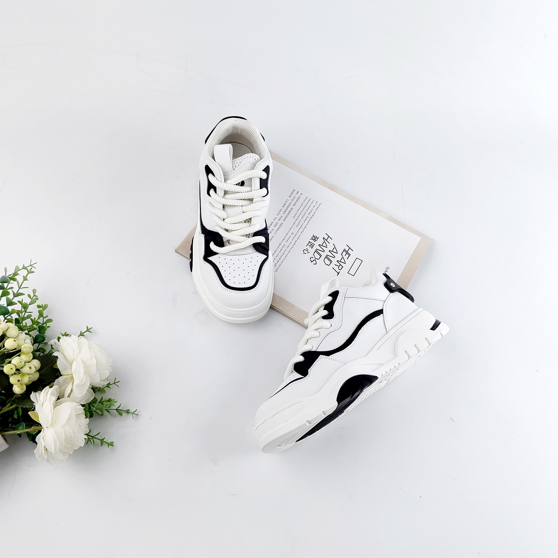 火爆秋季女款时尚中帮拼接真皮舒适细带跑步学生休闲女鞋36804863