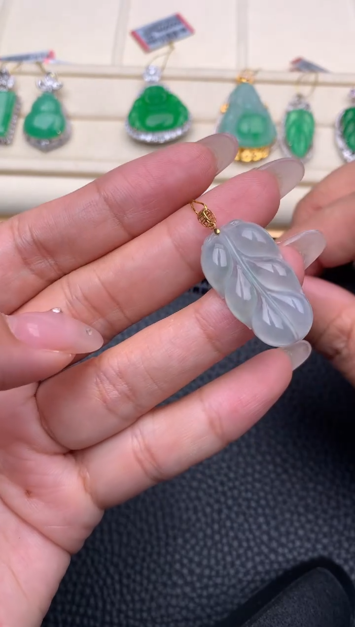【闪购商品】翡翠颈饰18K金镶嵌B726