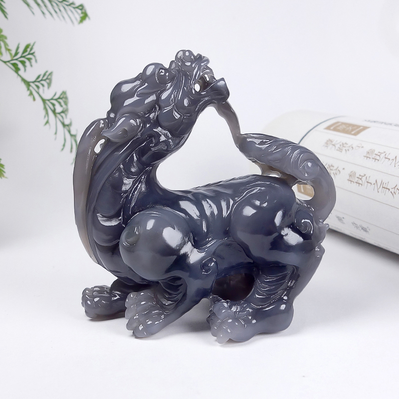 精品和田玉冰烟紫《招米纳米》貔貅把件421