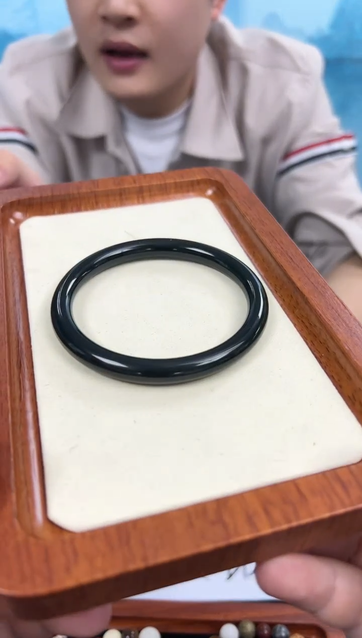 【闪购商品】和田玉手镯未镶嵌29