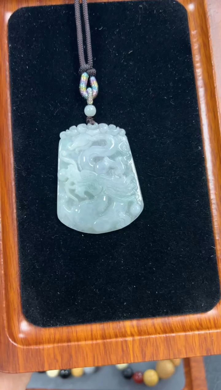 【闪购商品】翡翠吊坠(赠链)未镶嵌140