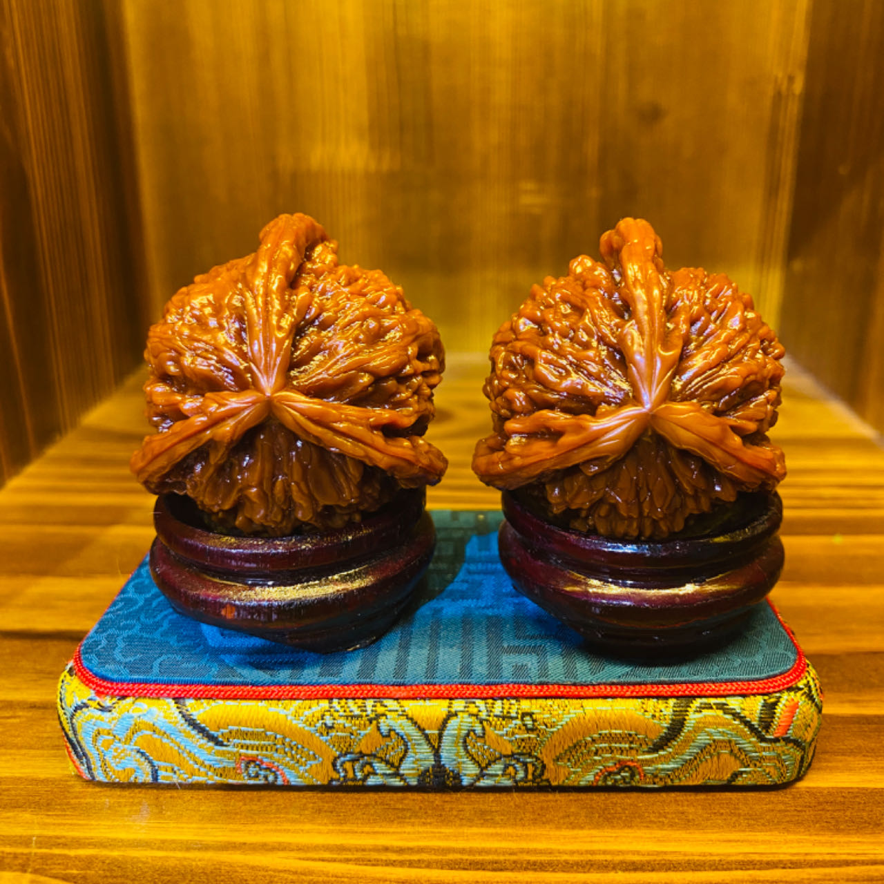 48尺无药原生态白狮子正奔自玩十余年文玩核桃