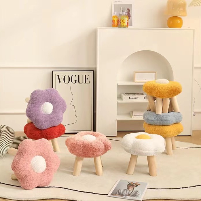 家用客厅太阳花凳子时尚可爱女生花朵凳简约换鞋凳创意泰迪绒矮凳