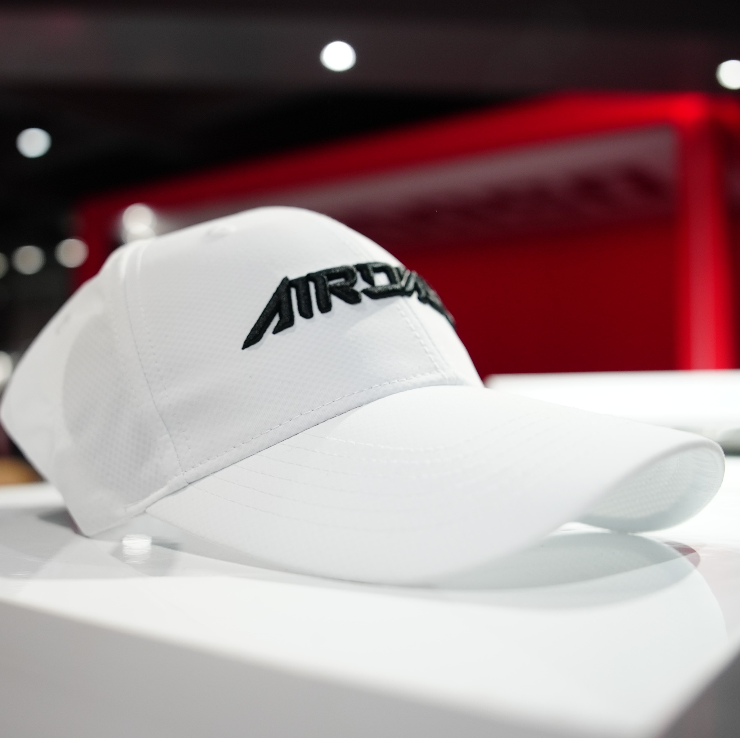 夏季新款白色速干帽子黑色字母大师兄同款