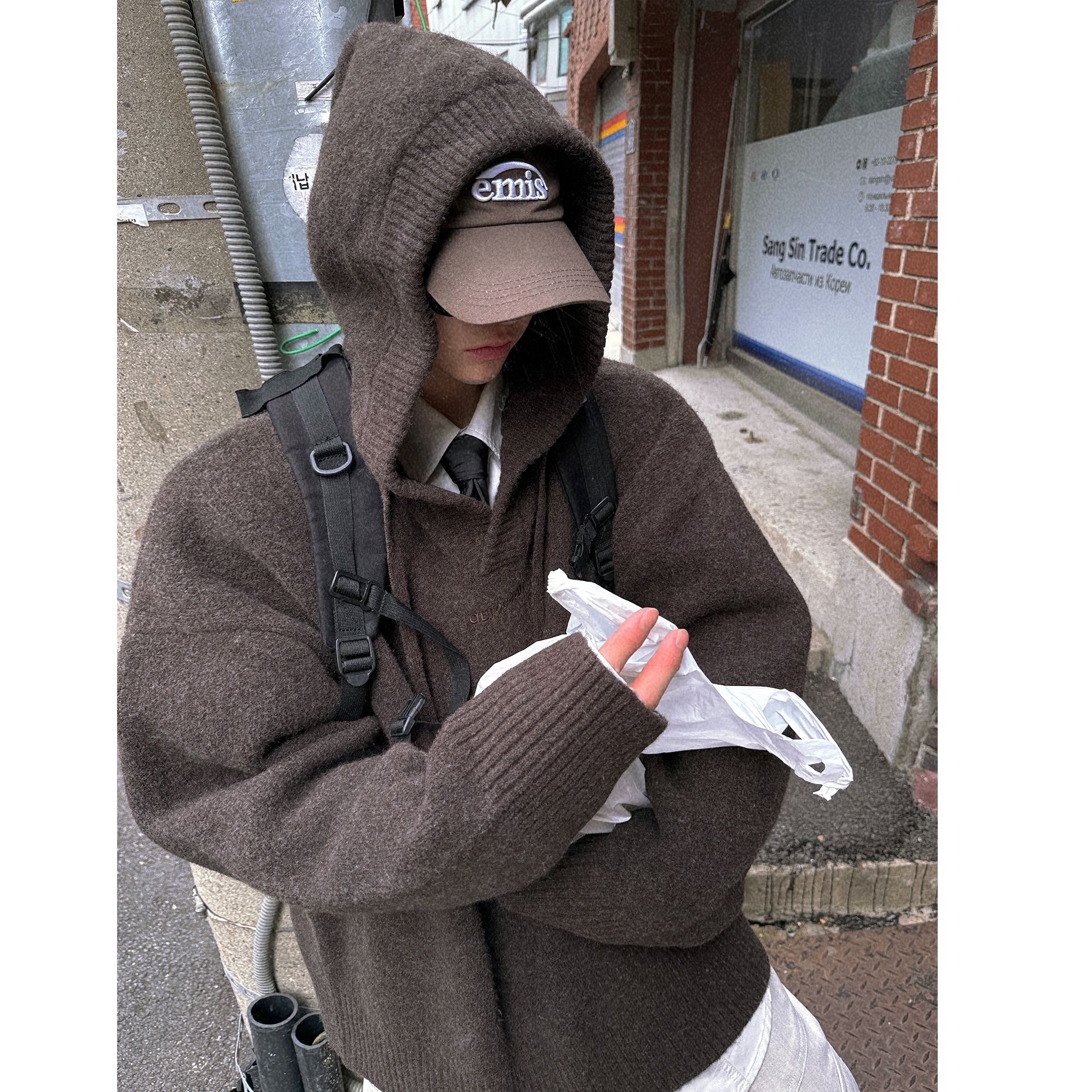 Aurocean 冬日氛围感深咖色连帽羊毛衣 毛绒感针织加厚保暖帽衫