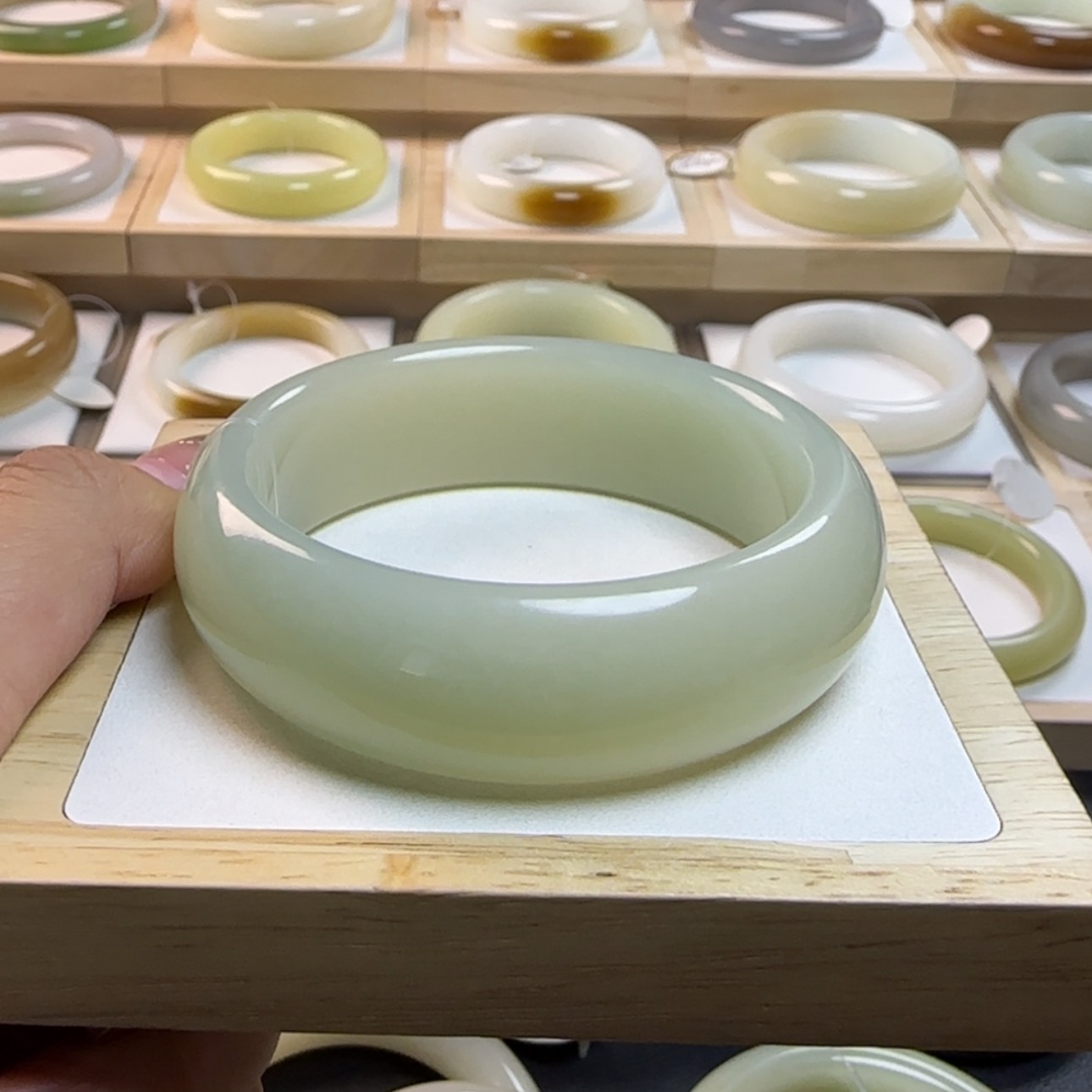 【闪购商品】和田玉手镯未镶嵌