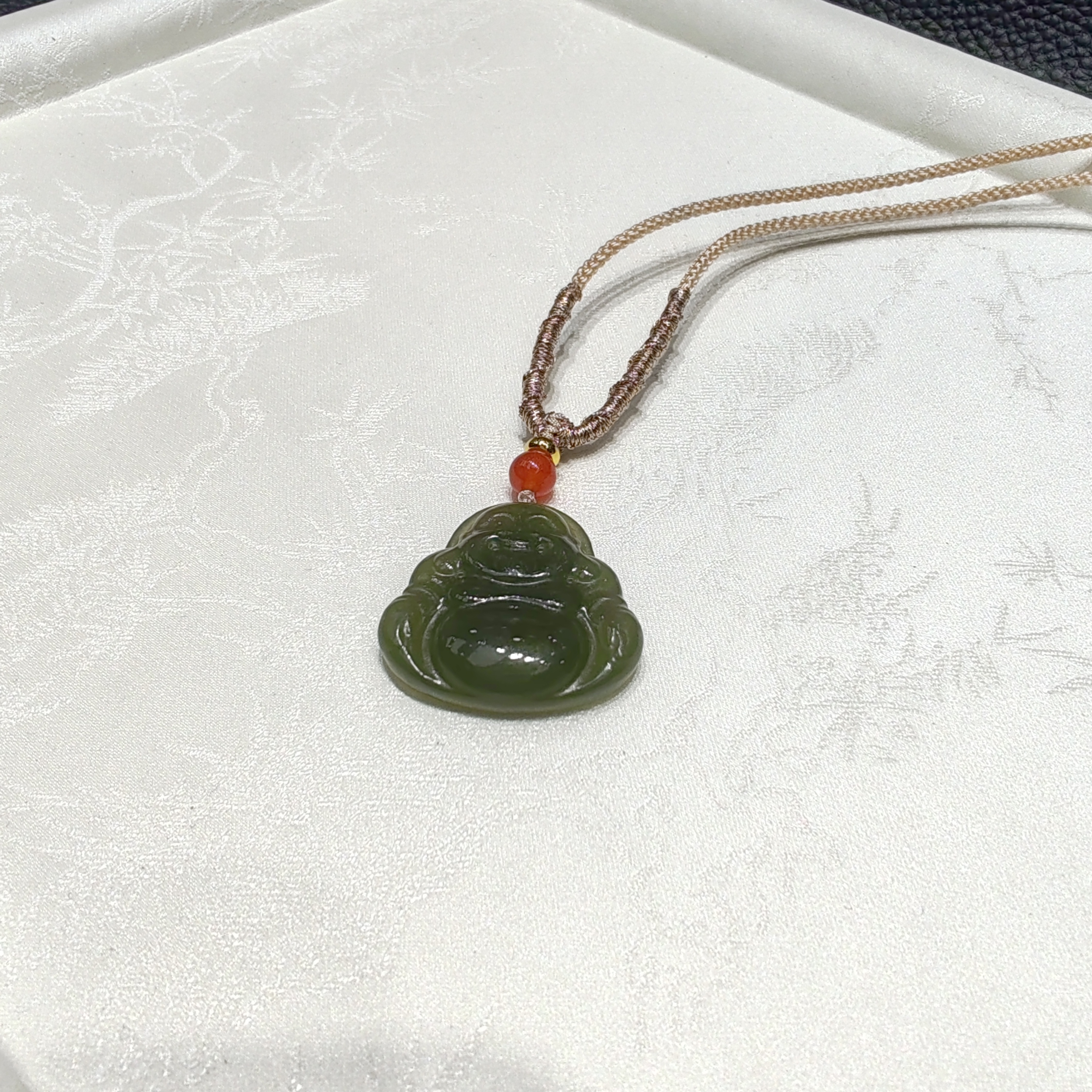 天然和田玉小佛公女款气质绿色精美项坠菠菜绿多样性发一—2231