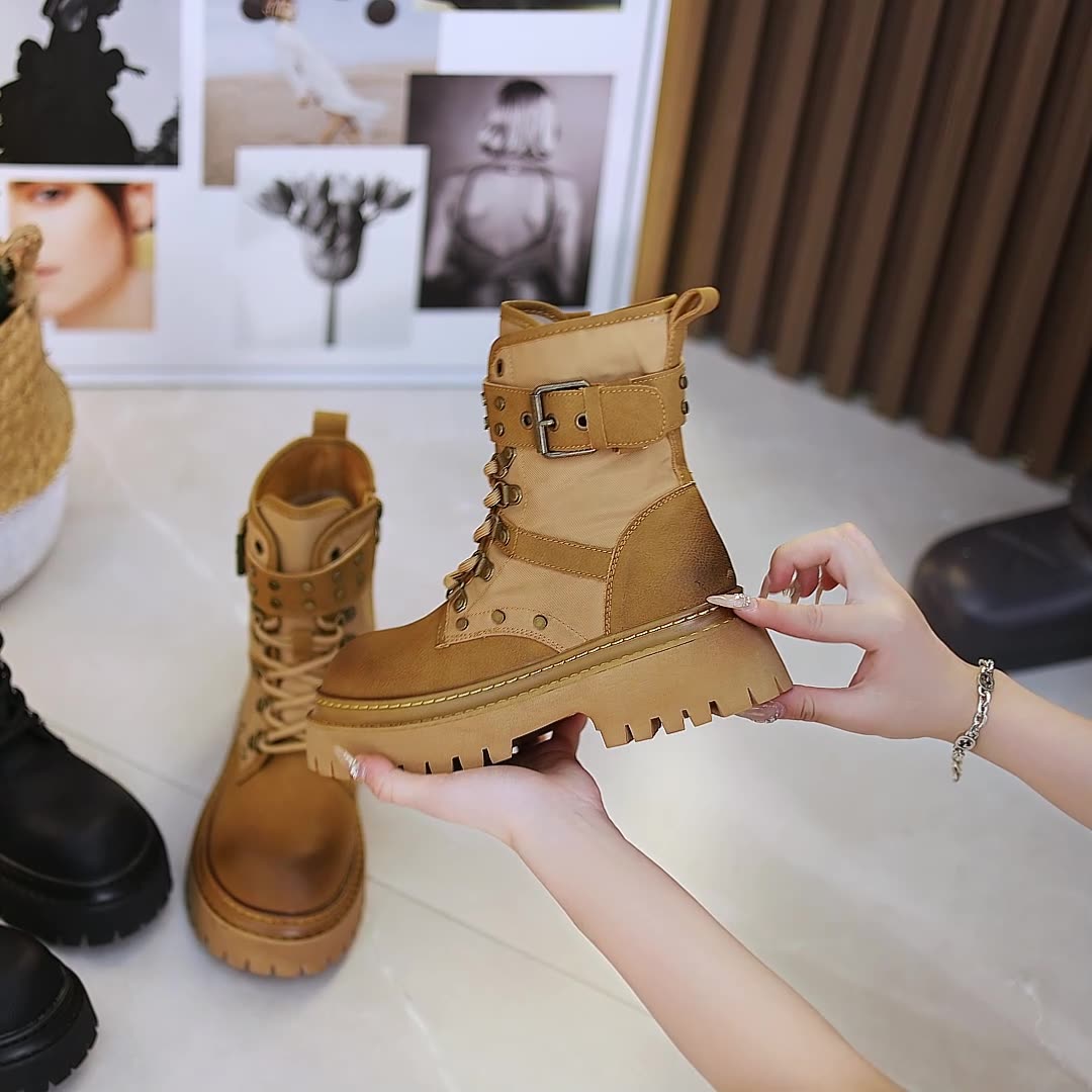 2025年新复古英伦风真皮黑色黄色厚底马丁靴女铆钉短靴 酷工装靴
