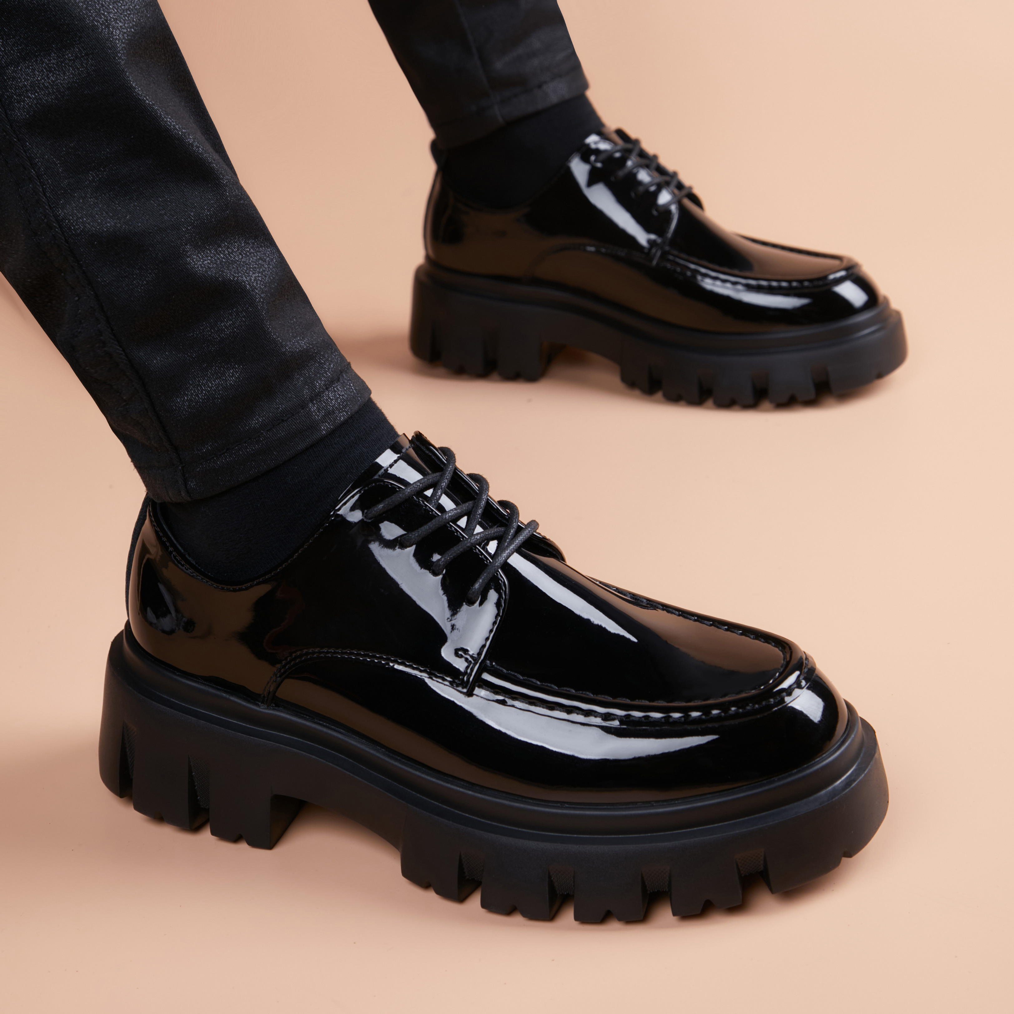 秋季男士真皮透气休闲皮鞋男漆皮厚底圆头系带英伦风商务正装男鞋