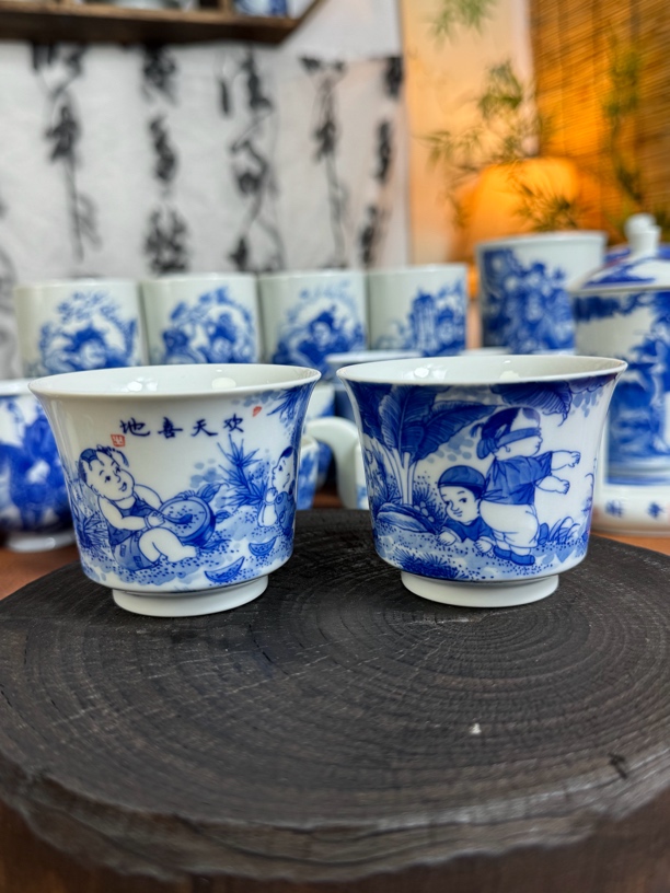 福利款手绘陶瓷童子单杯一只