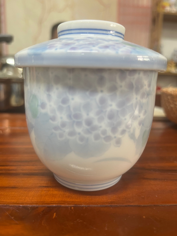 美浓烧光峰绣球花釉下彩绘盖杯主人杯