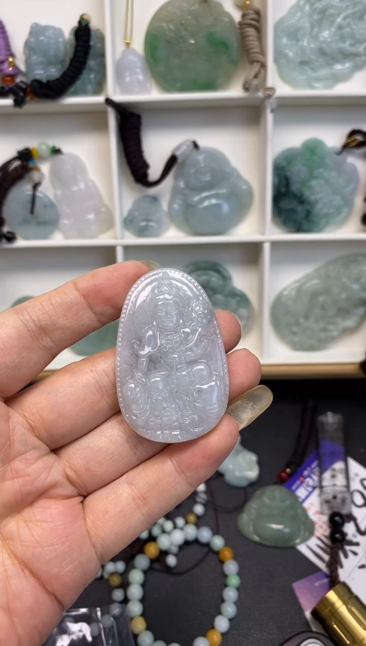 【闪购商品】翡翠颈饰未镶嵌普贤