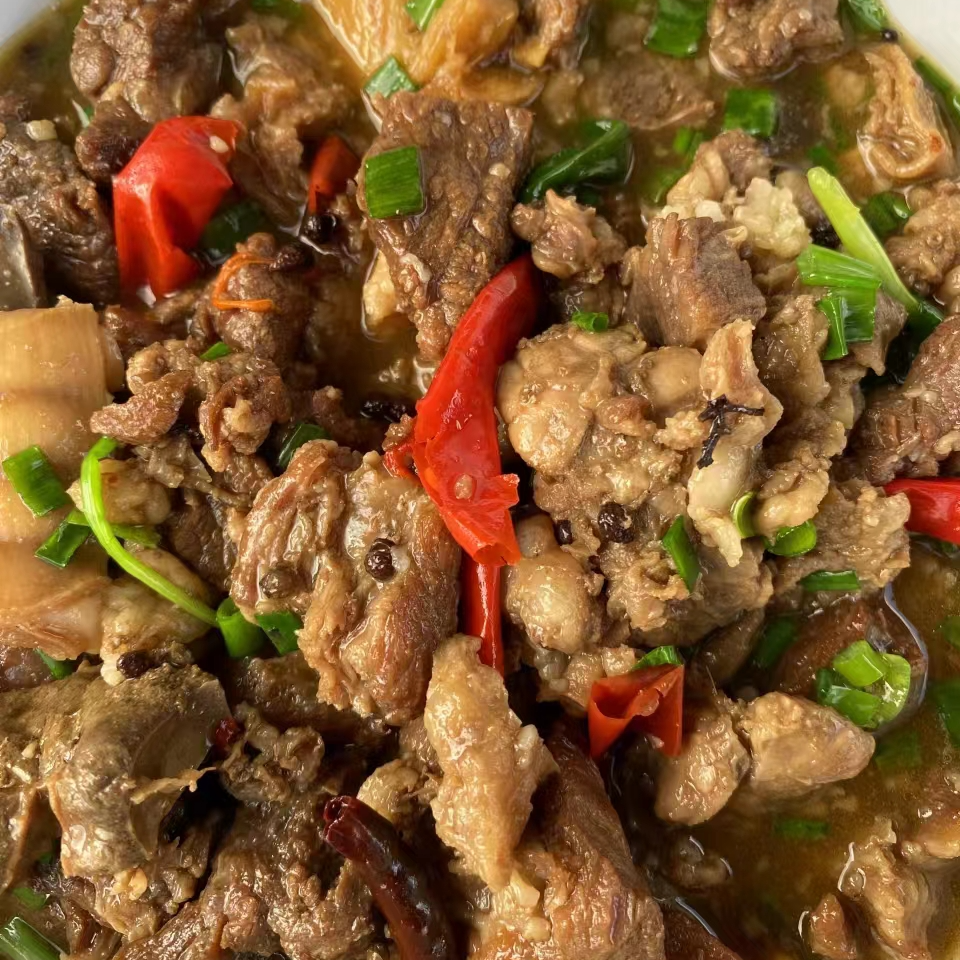 精选大理放山黄牛 红烧牛肉