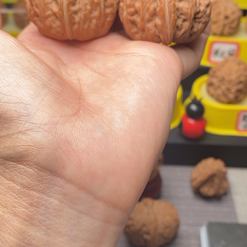 【闪购商品】文玩核桃吊坠菩*?