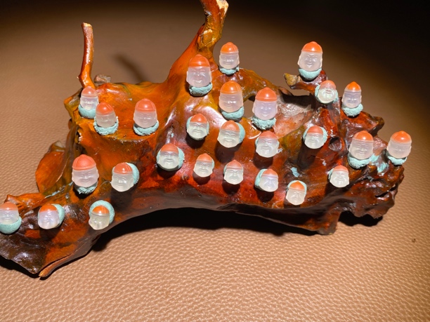 多样性发货发其一南红冰飘财神头顶珠克重1.5到2克