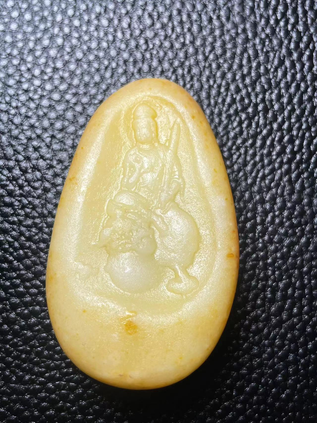 和田玉黄沁站观音60g