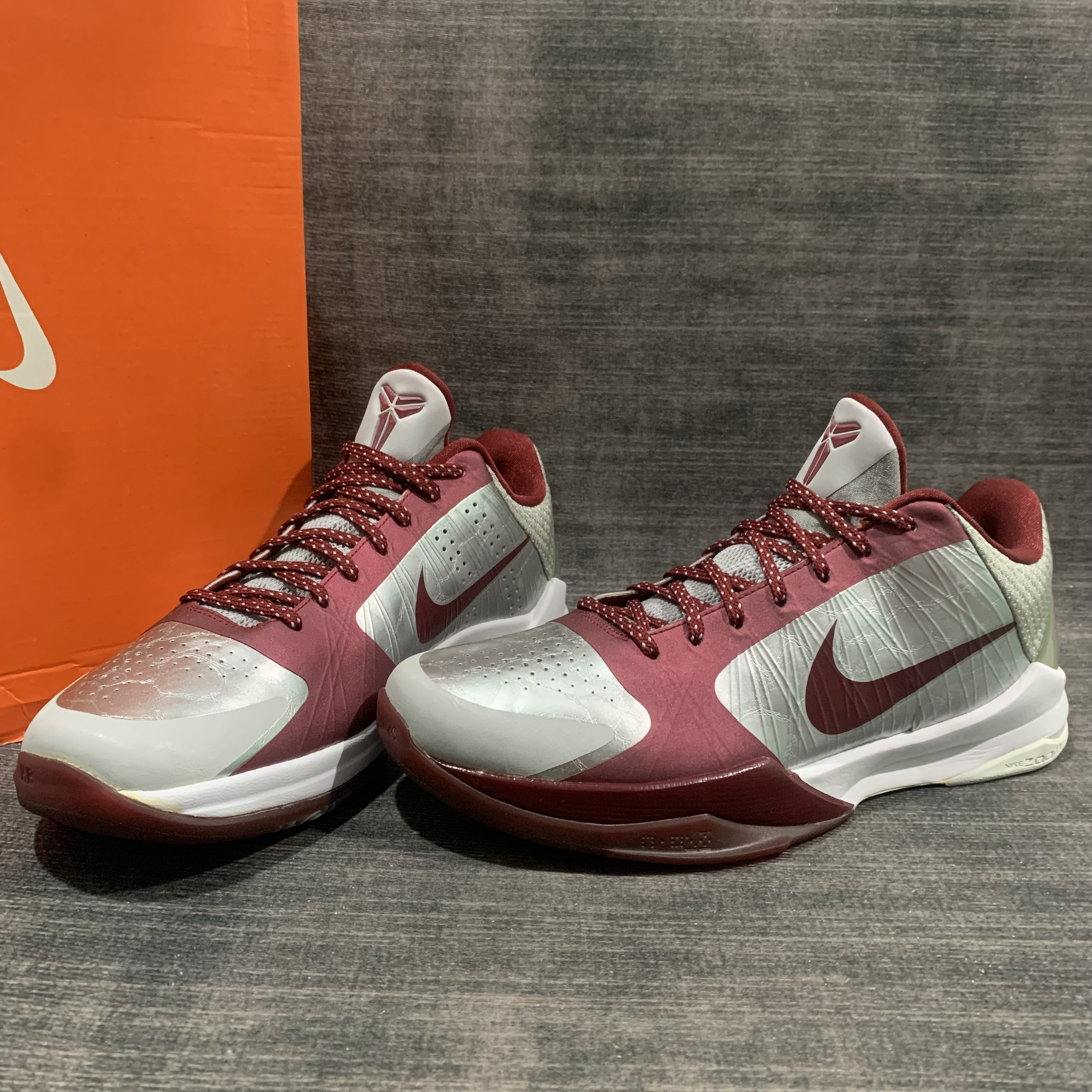 44码/科比5 Lower Merion Aces 宾夕法尼亚高中 全新 带原盒