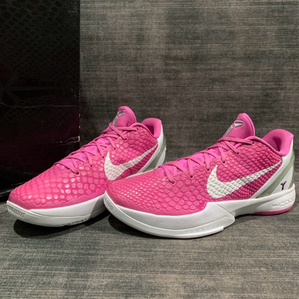 44.5码/科比6 乳腺粉 全新 未下地 带原盒 篮球鞋