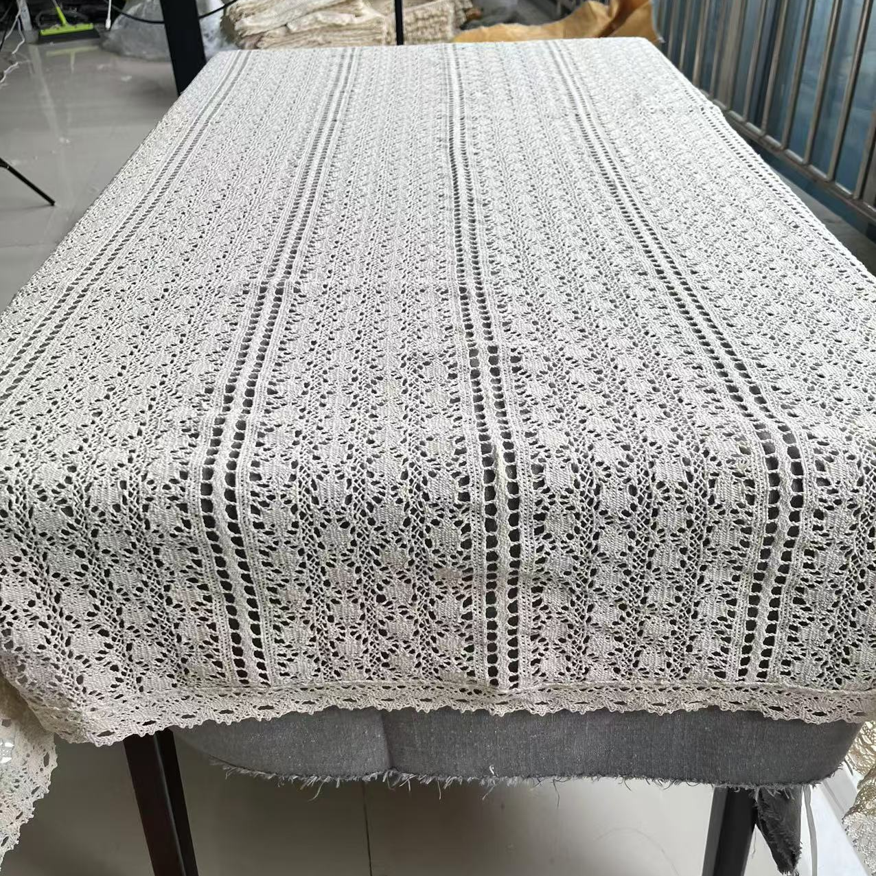 （150*210厘米）钩花桌布