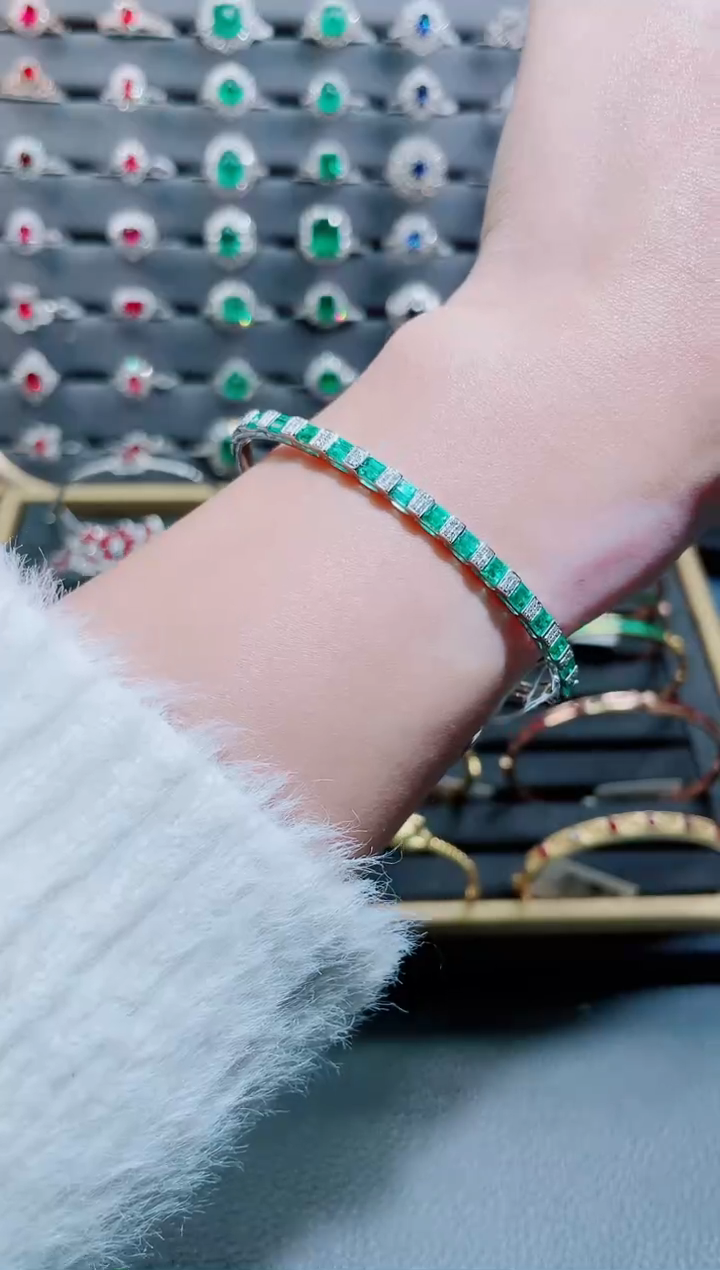 【闪购商品】祖母绿手镯18K金镶嵌·