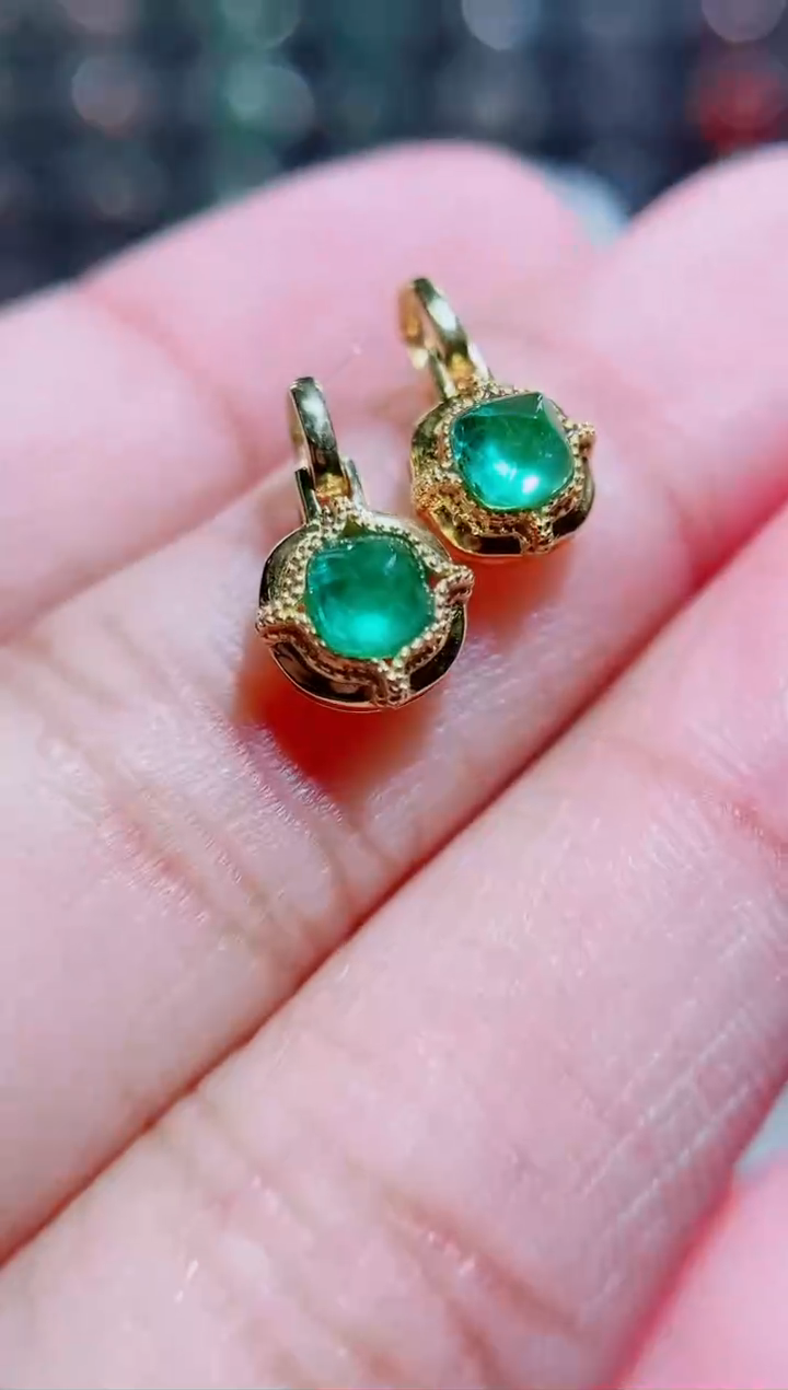 【闪购商品】祖母绿吊坠18K金镶嵌多样发其一