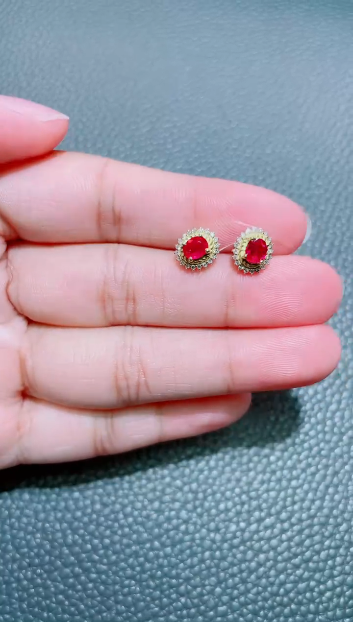【闪购商品】红宝石吊坠18K金镶嵌·