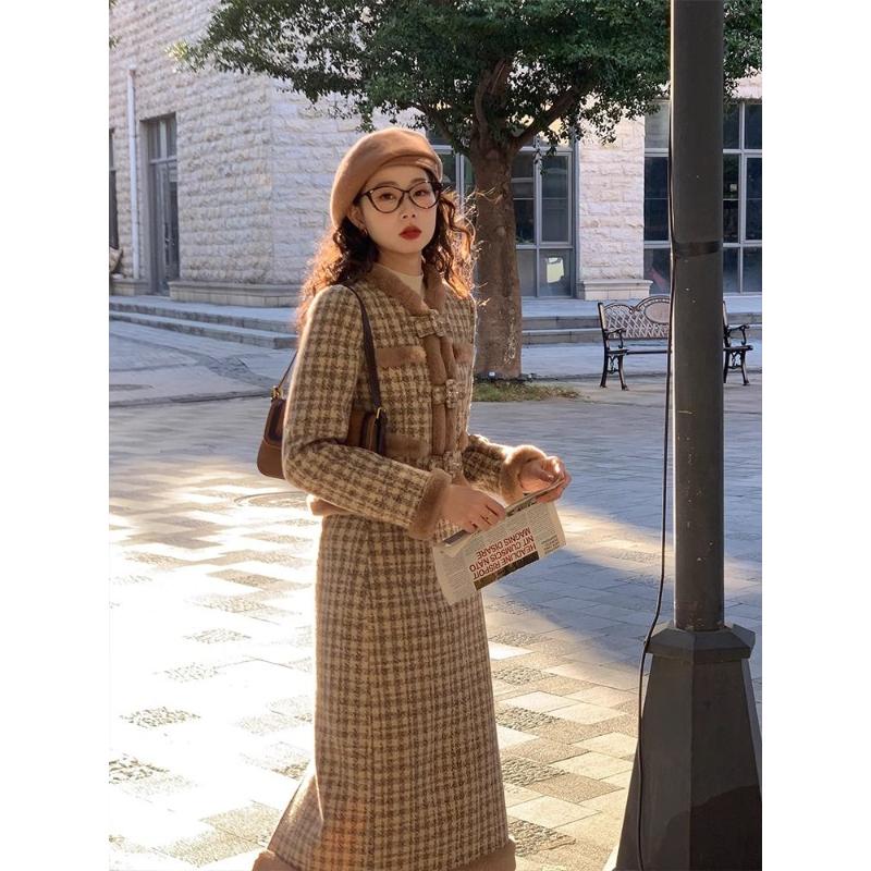 2023冬季新款复古高级感英伦风外套+半裙千鸟格加绒套装