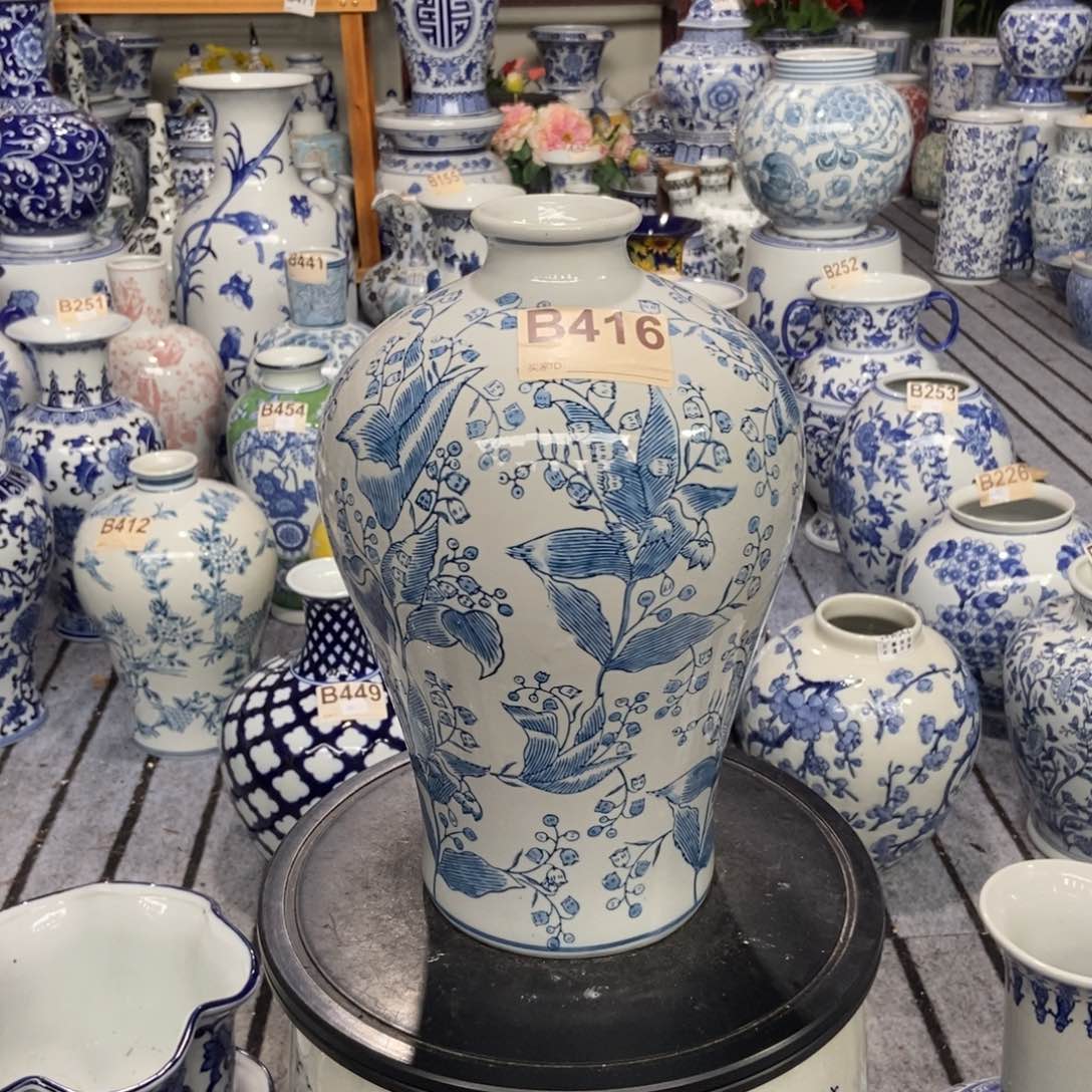 摆件花瓶手绘釉下彩