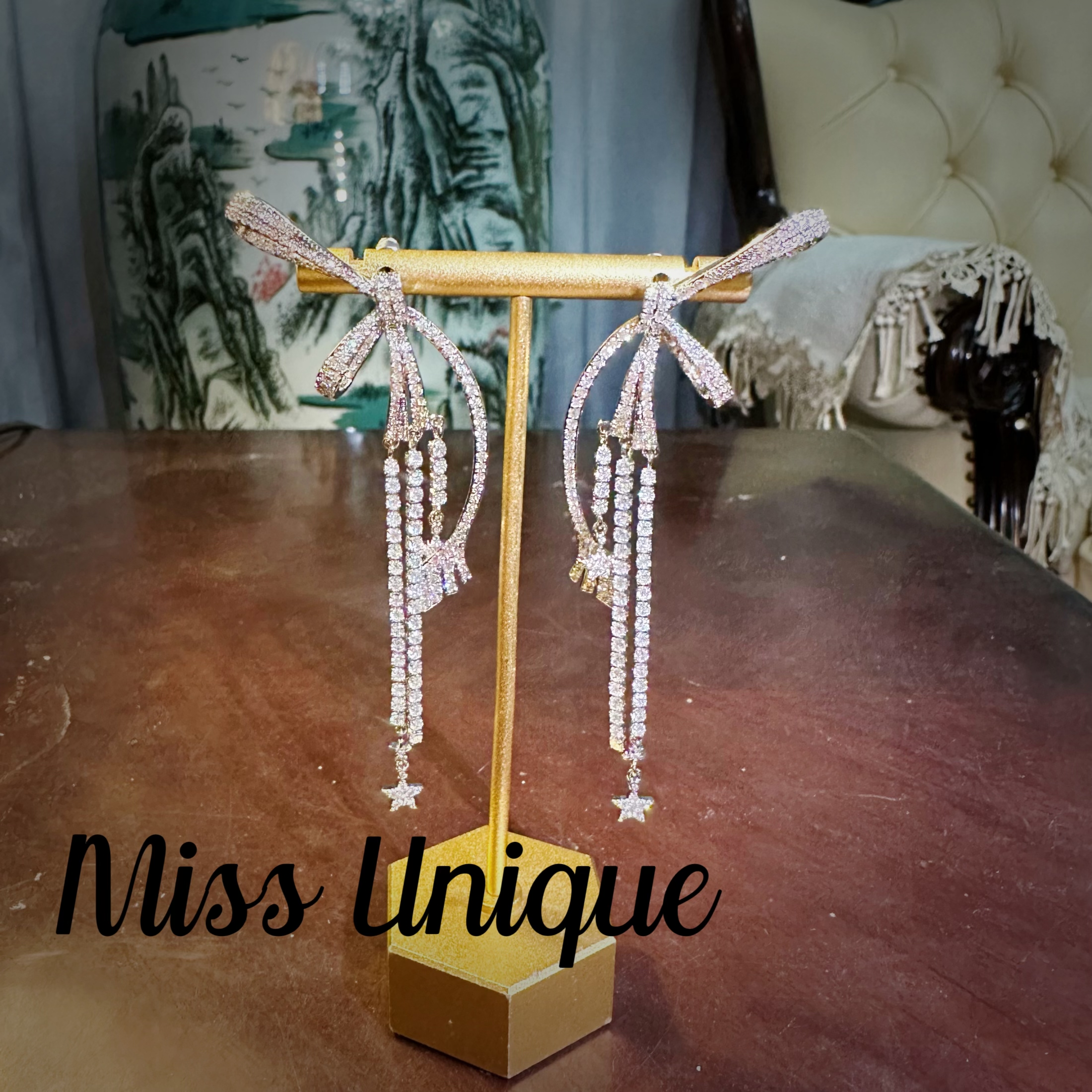  B1603白色长蝴蝶结流苏耳环