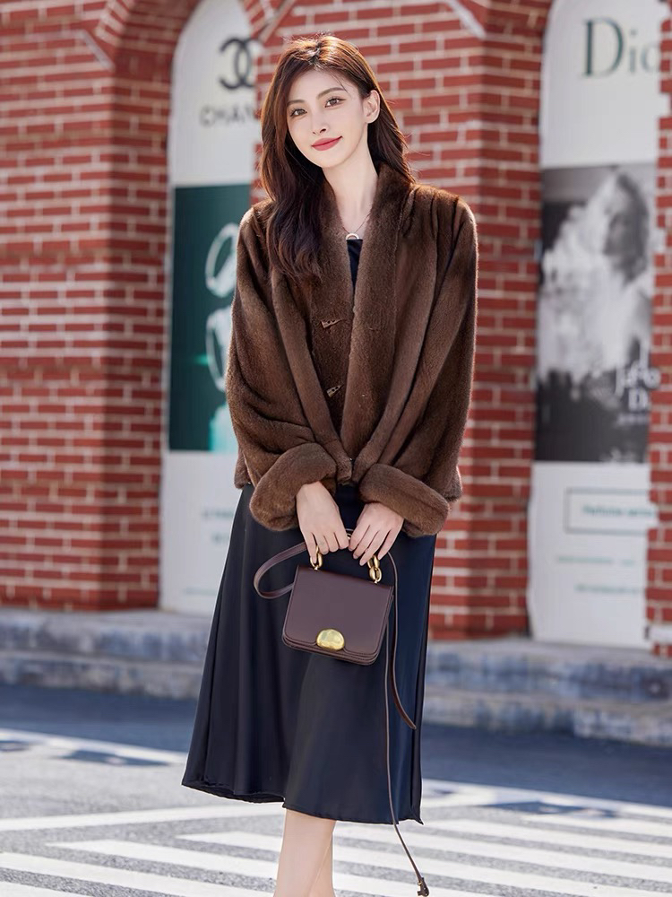 轻奢天鹅绒水貂皮草短款外套女反季大衣