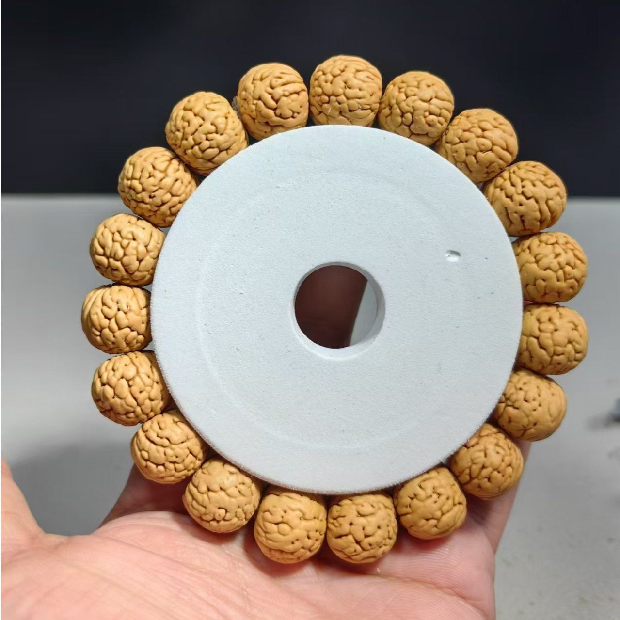 1.5（铁扇公主）桃核手串