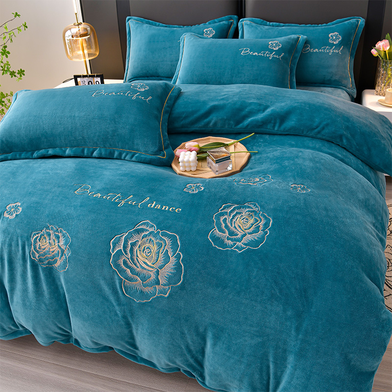 【小玫瑰】蓝轻奢绣花牛奶绒四件套加厚刺绣绣花绒被套