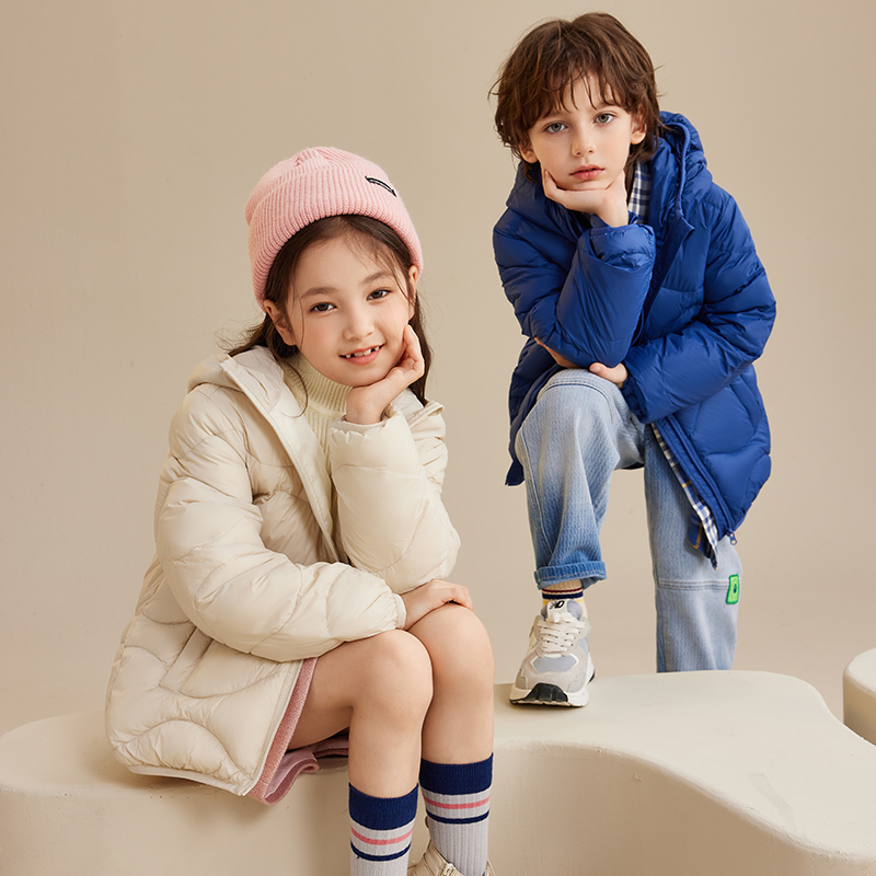 YAYA/鸭鸭儿童羽绒服时尚短款轻薄男女童装保暖外套9801