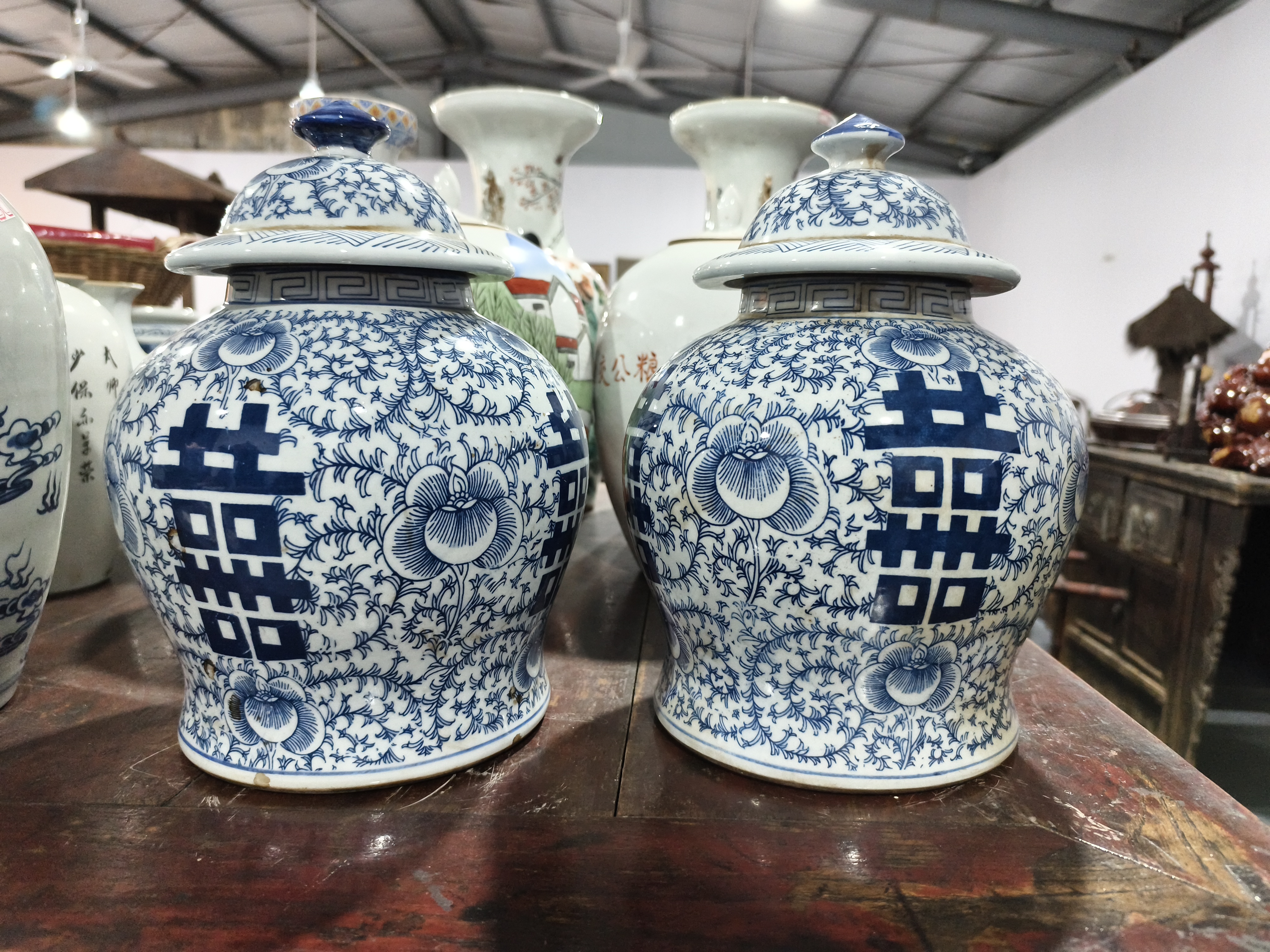 青花陶瓷喜字罐一对