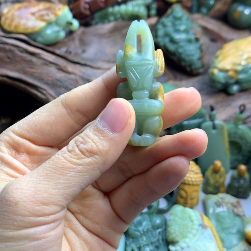 【闪购商品】岫岩河磨玉（透闪石质玉）挂件未镶嵌上***丶