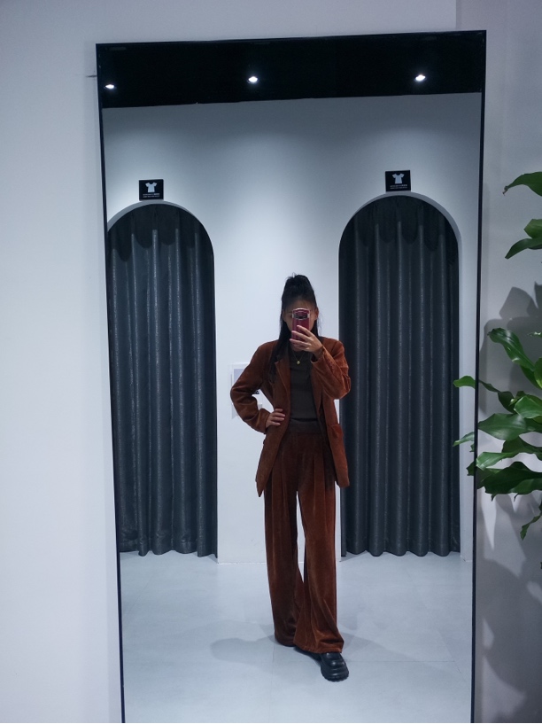 秋冬新款丝绒高个子女人穿搭气质棕色套装新品直筒时尚休闲女士