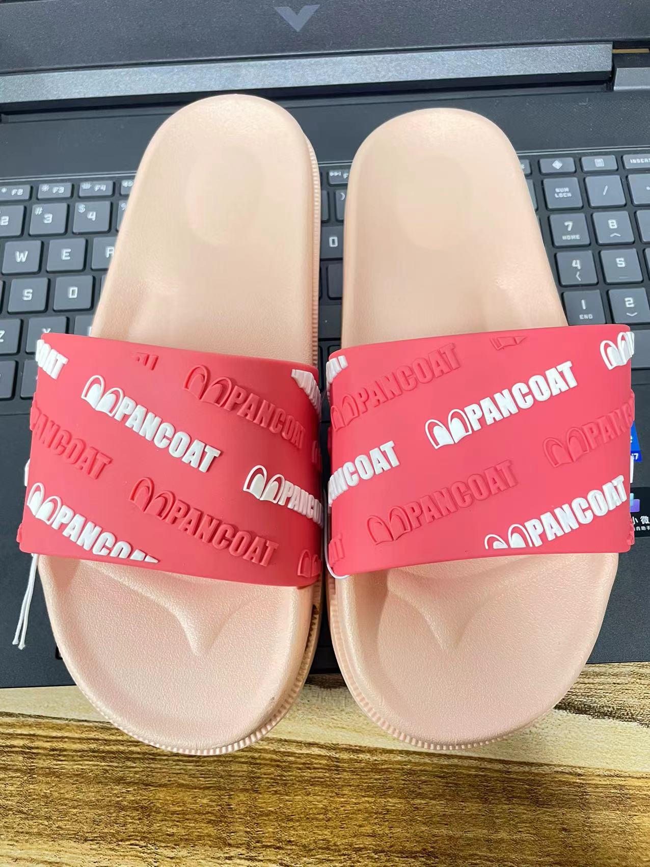 D285红色字母休闲一字拖