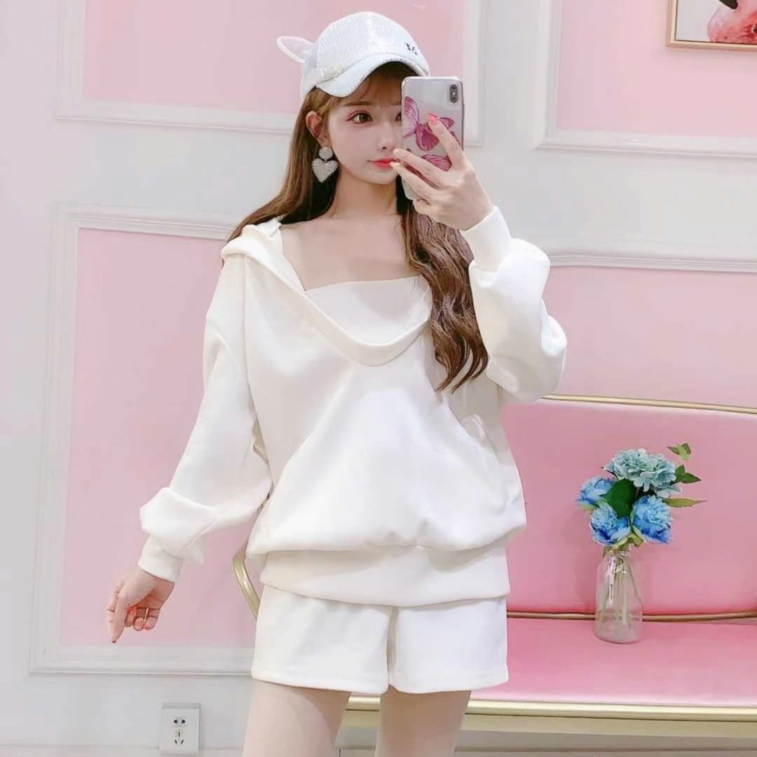 （现货）公主家1180新款休闲卫衣+吊带+高腰短裤三件套装