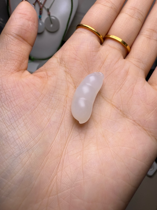 和田玉白玉肥豆子