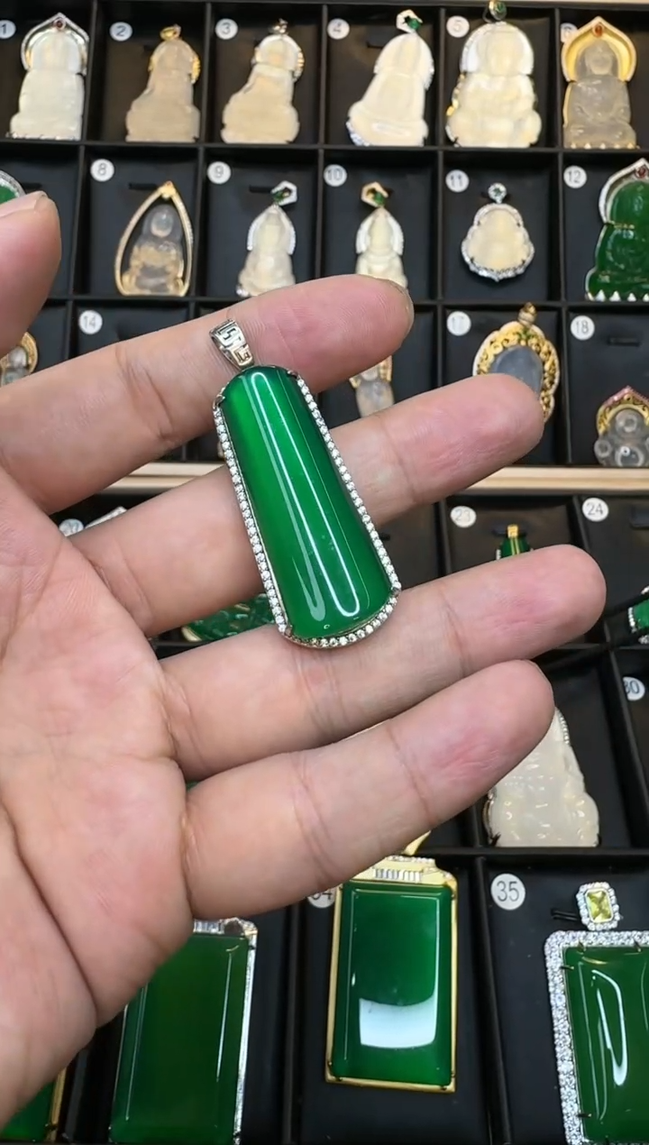 【闪购商品】玛瑙/玉髓长条牌银S925镶嵌吊坠