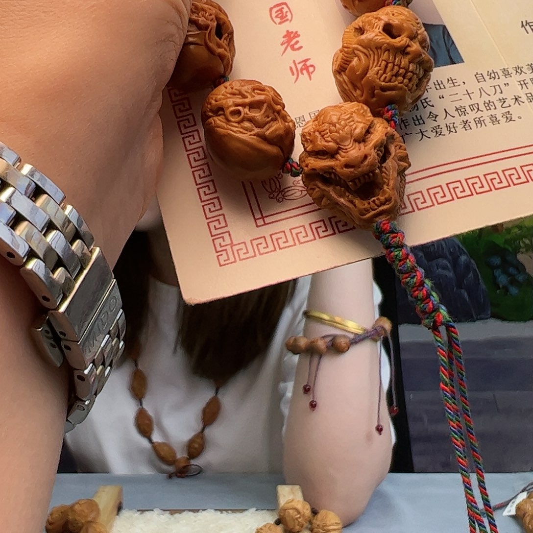 橄榄核核雕亲***车橄榄核