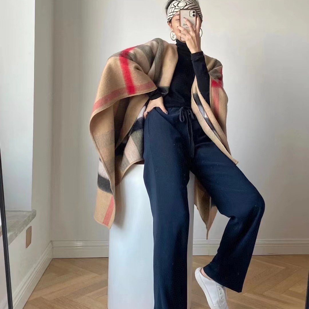 高端经典格子双面羊羔毛斗篷保暖女士百搭披肩