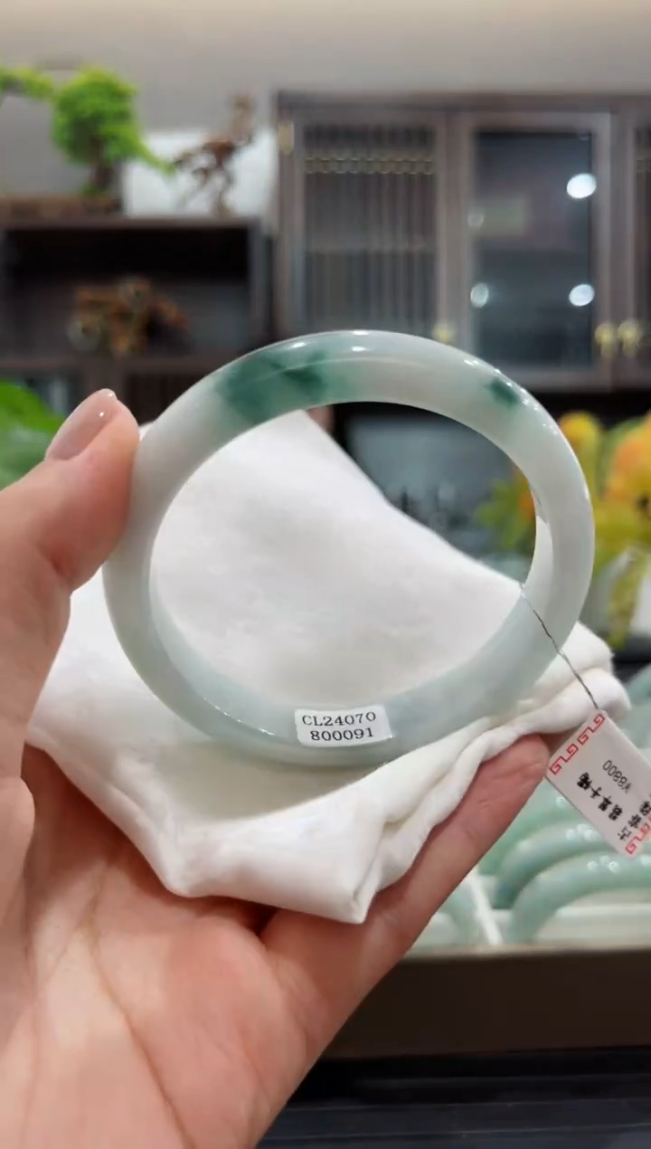 【闪购商品】翡翠手镯未镶嵌60.7圈口天然A货翡翠手镯