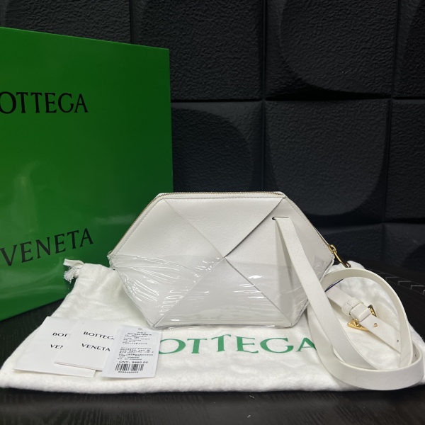 95新/葆蝶家/妃鱼/包包/市场价14800/240825EV0023